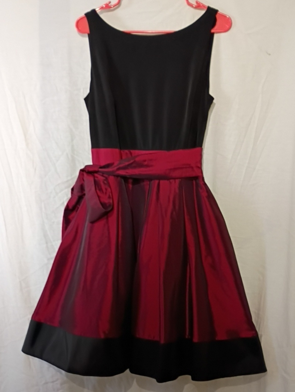 Black and Burgundy Open Back Sleeveless Fit-and-Flare Dress with Waist Sash, 10,